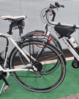 BICI ELETTRICA MOTORE CENTRALE E BATTERIA 720W