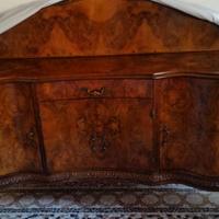 credenza antica in radica