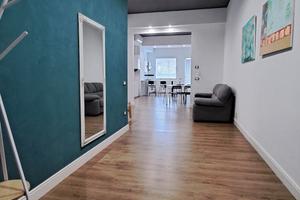 Generose camere con climatizzatore e arredo