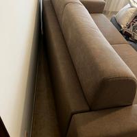 Divano letto color marrone chiaro