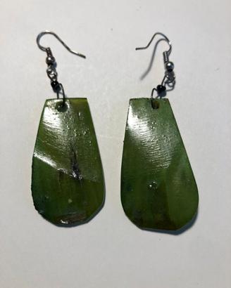 Orecchini pendenti legno verde