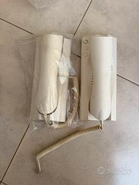 2 citofoni interni bianchi da parete