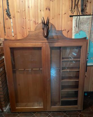Armadio fuciliera in legno