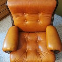 Coppia di poltrone e tavolino