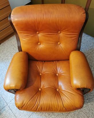 Coppia di poltrone e tavolino