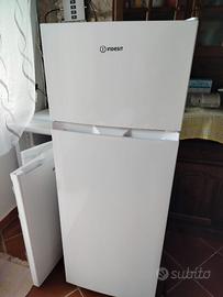 Frigorifero Indesit con congelatore