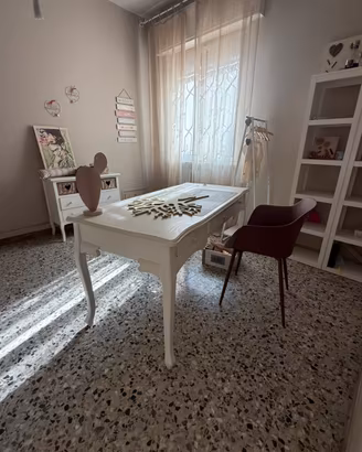 Scrivania legno bianca stile francese