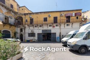 Immobile di 470 m² a Catania