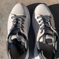 Scarpe Guess bianco/grigio metallo -Tg. 37