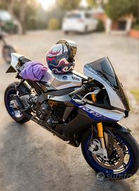 Yamaha R1 M