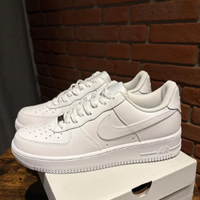 Nike Air Force 1 --- N. 37.5