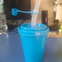 Bicchiere plastica con coperchio e cannuccia