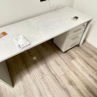 scrivania e cassettiera nuova 150 euro 
