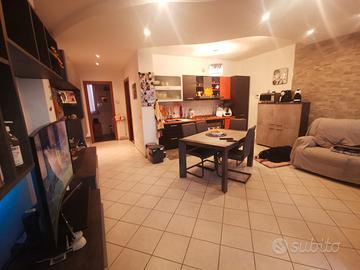 Vicchio 4 vani servizi balcone terrazza garage