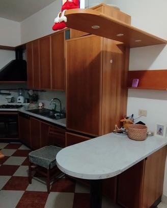 Cucina completa con elettrodomestici