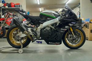 aprilia rsv4 rf 2017 pista