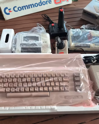 Commodore 64 + accessori  computer vintage