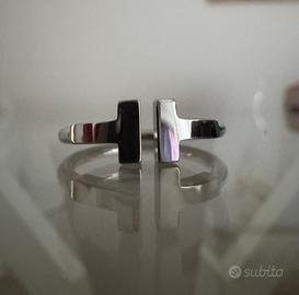 Anello Tiffany T wire oro bianco.