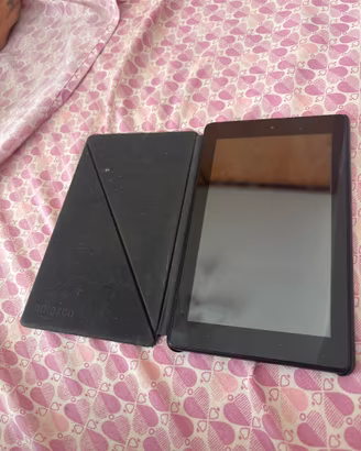 Tablet Amazon Fire 7 (7ª Gen) con custodia compres