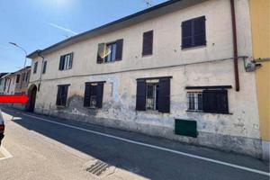 Immobile in asta di 199 m² con più di 5 locali e b