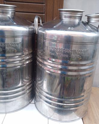 Due contenitori INOX18/10 per vino 50litri