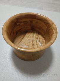 vaso in legno di ulivo artigianale