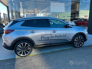 Opel Grandland X 1.6 Hybrid4 Plug-in aut. AWD