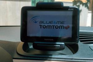 TomTom Blue&Me 2 LIVE + Staffa Fiat