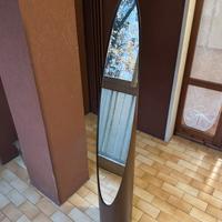 Specchio a unghia/rossetto di Rodolfo Bonetto.