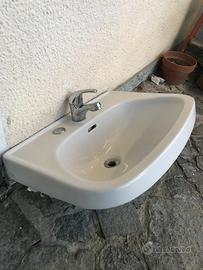 Lavabo in ceramica bianco