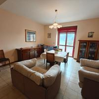 Sala da pranzo in noce tamburato