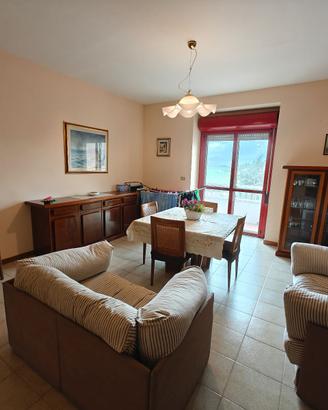 Sala da pranzo in noce tamburato