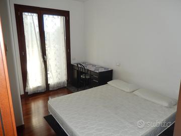 Camera singola o posto letto in doppia x donna mm5