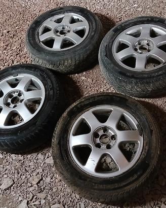 4 cerchi in lega R15 pneumatici da sostituire