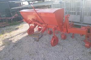 Sarchiatrice richiudibile 5 file per mais e spandi