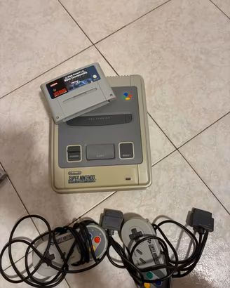 Super Nintendo SNES guasto + 2 controller  e Nigel