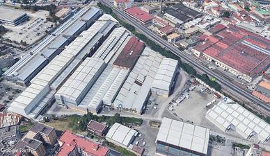 Immobile di 500 m² con 4 locali a Napoli