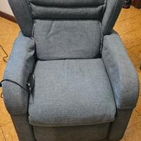 Poltrona per anziani motorizzata 