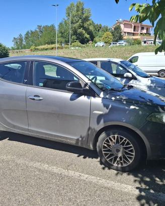 Auto Lancia Y10, anno 2011, benzina