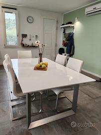 Tavolo da interno