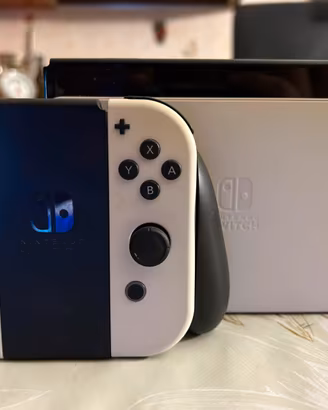 NINTENDO SWITCH OLED BIANCA