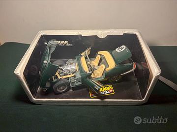 Jaguar E Cabriolet 1961 1:18 Bburago verde