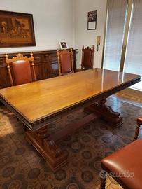 Tavolo da pranzo in legno stile classico