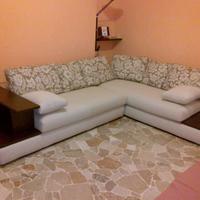 Divano angolare moderno alta qualità con cuscini