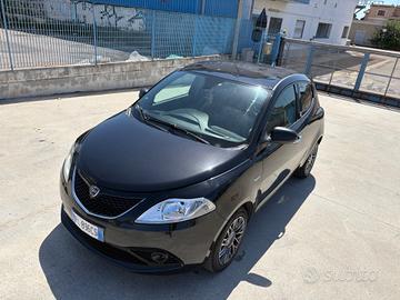 Lancia Ypsilon 1.2 69 CV 5 porte GPL Ecochic Silve