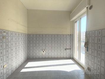 zona corso imbriani ( lato nord ) rif 579