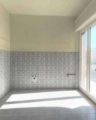 zona corso imbriani ( lato nord ) rif 579