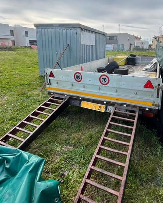 Carrello rimorchio portauto e merci
