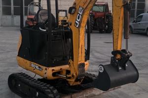 MINIESCAVATORE JCB 8018