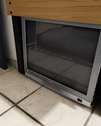 CRT 27" cabinato DIY